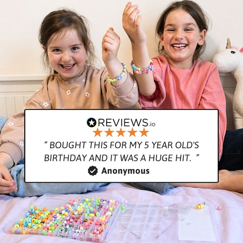 Two children with beaded bracelets, surrounded by colorful beads and a unicorn plush toy, with a five-star review overlay.
