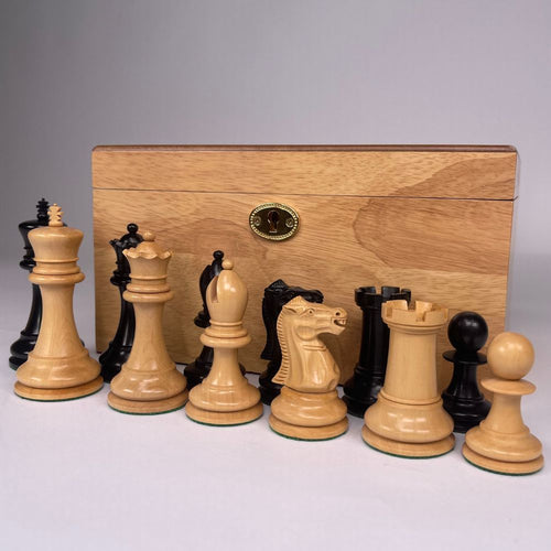 Staunton Chess Pieces with a Oak Box 