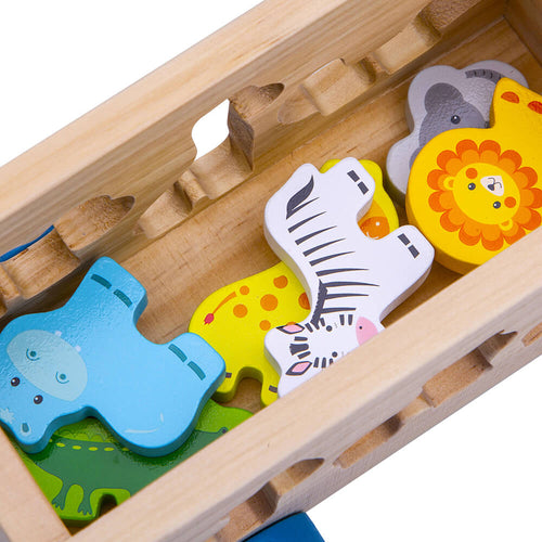  Close up of the animals included placed inside the shape sorter. The Zebra, Hippo, Lion, Crocodile, Elephant and Giraffe