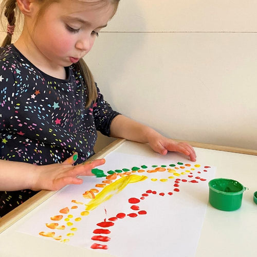  Girl finger painting  