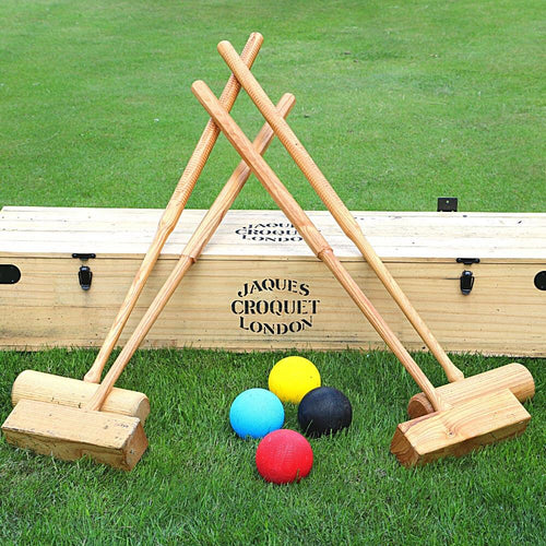  Surrey croquet mallets with yellow, blue, red and black balls and wooden box