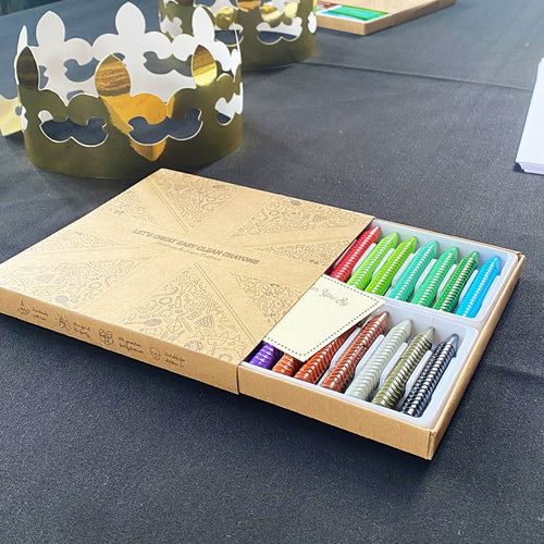  Kids easy clean art crayons on a table 